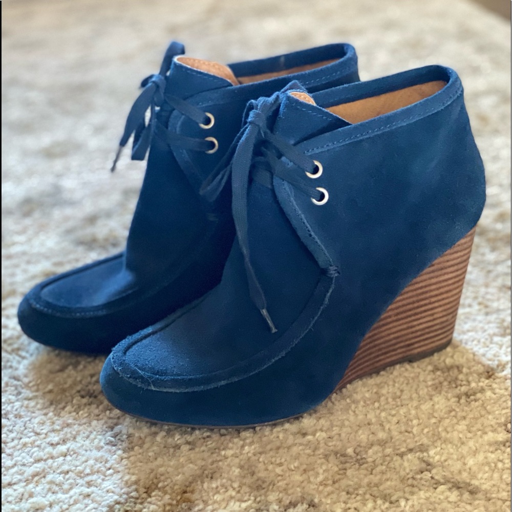 KDB suede tie up wedge booties! Size 8 1/2 Great condition!